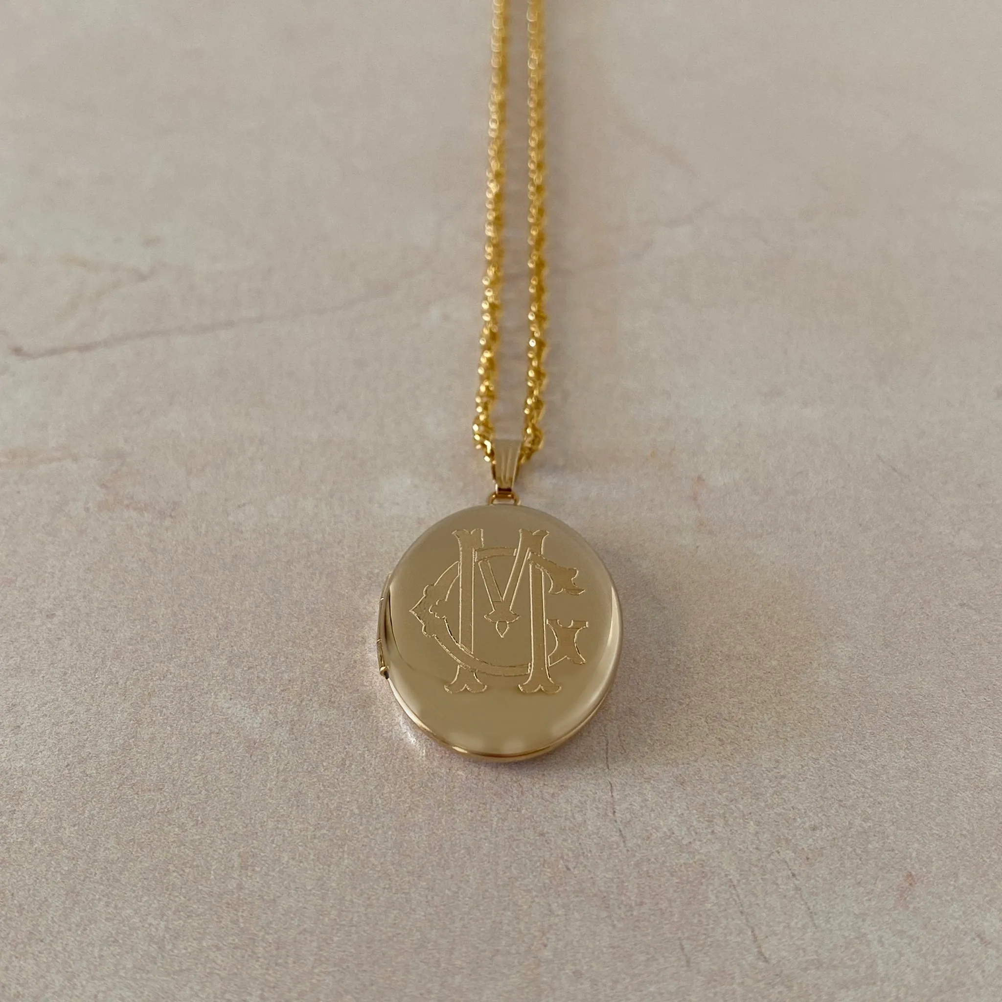 14K Gold-Filled 20x25mm Oval Locket Necklace Croghans