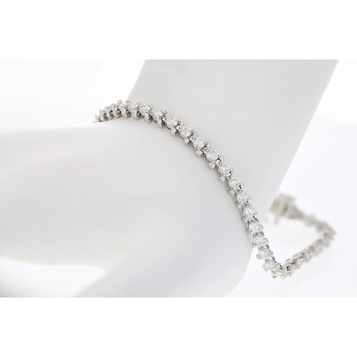 3 cttw SI2-I1 Diamond Bracelet 10K White Gold 3 Prong Classic Round 7 Inch