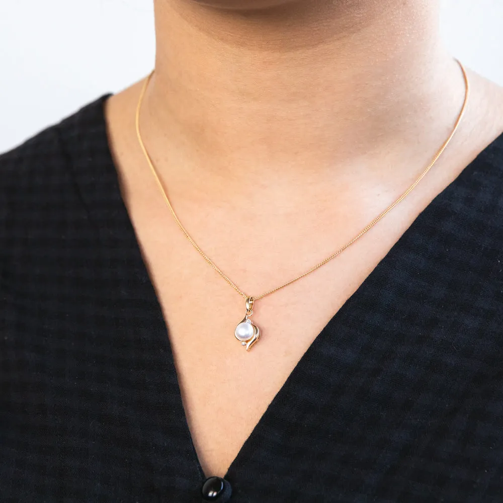 9ct Dazzling Yellow Gold Diamond   Pearl Pendant Shiels