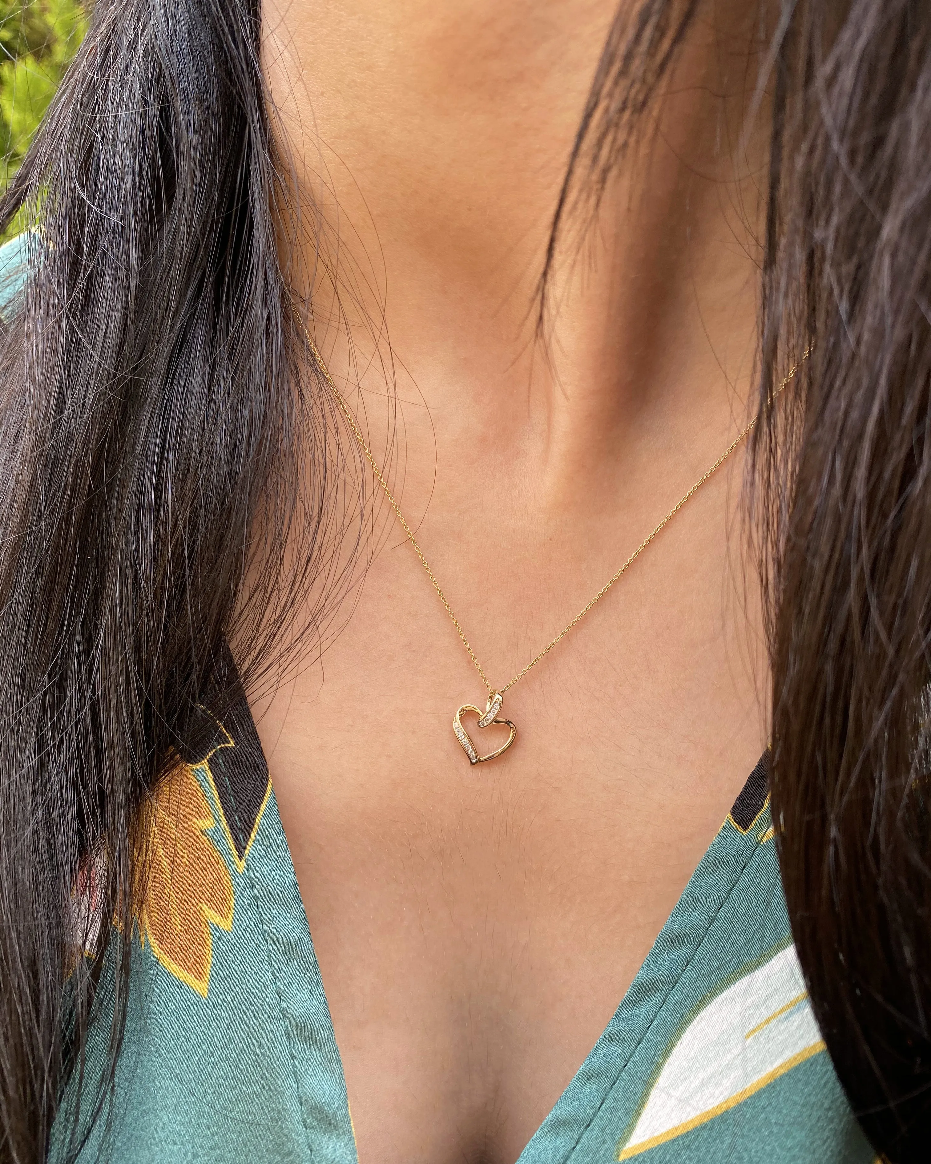 9ct Yellow Gold Diamond Heart Pendant with 12 Brilliant Diamonds Shiels