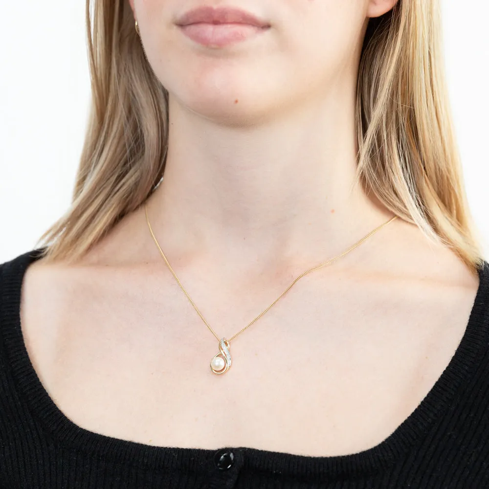 9ct Yellow Gold Diamond   Pearl Pendant Shiels