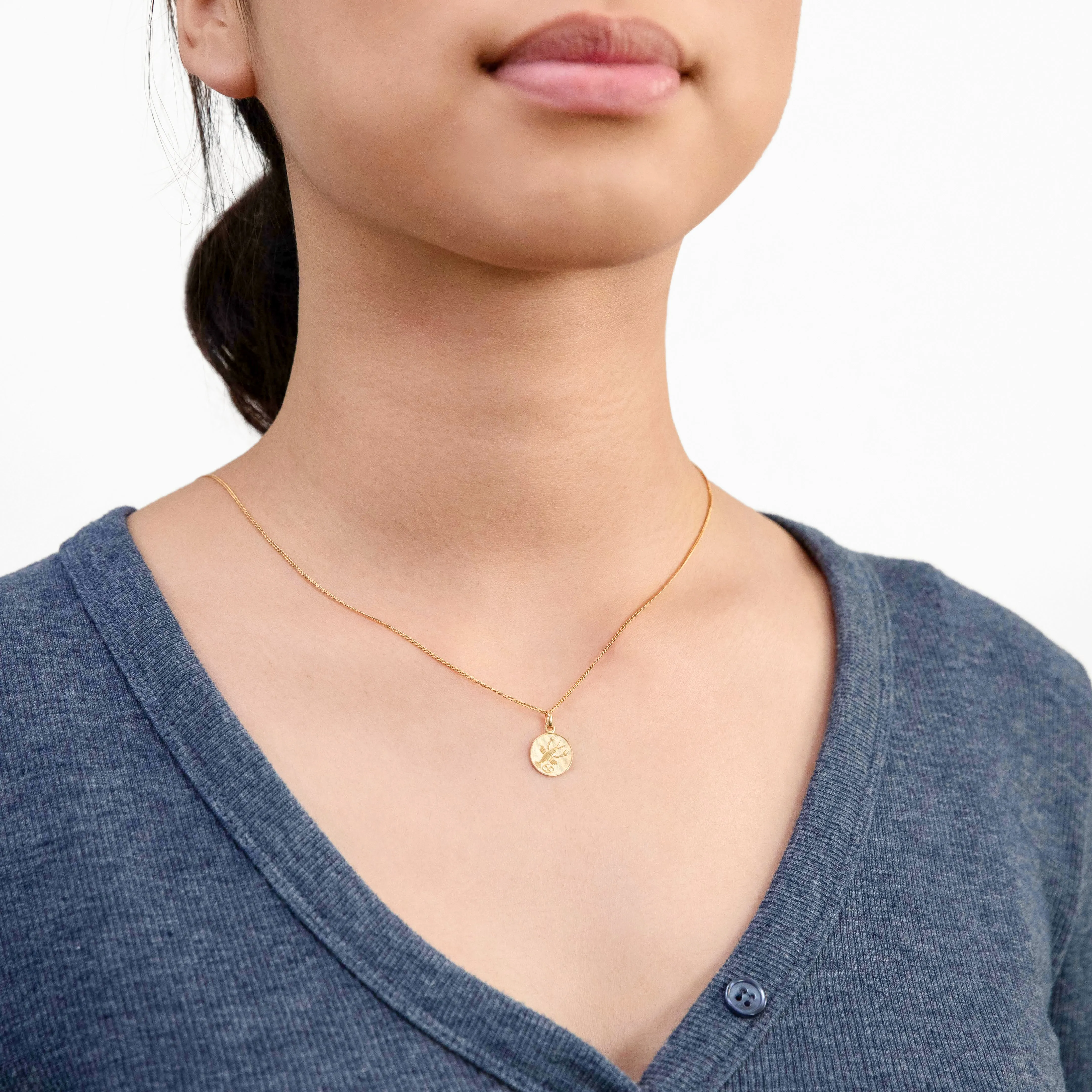 9ct Yellow Gold Zodiac Cancer Pendant Shiels