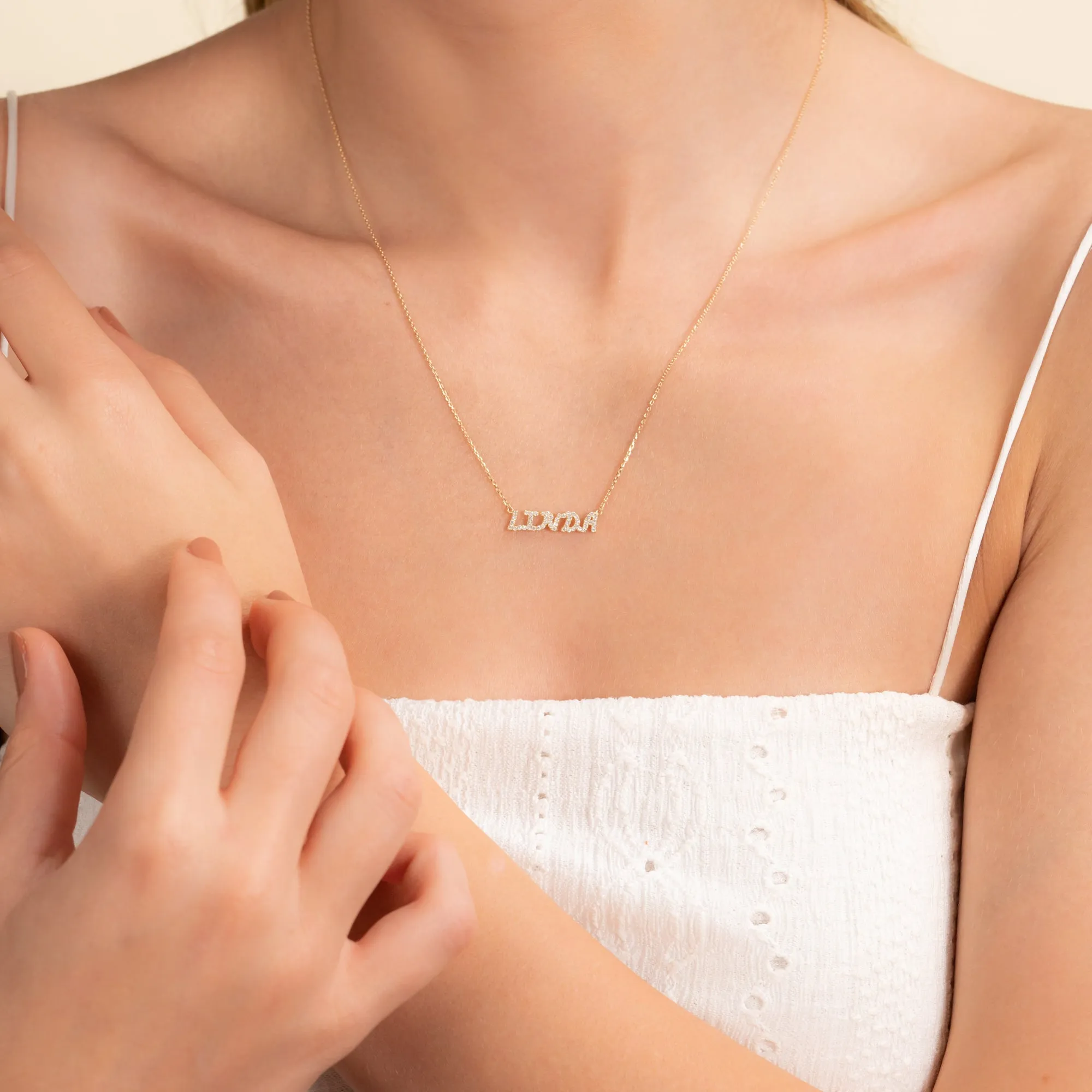 Dainty Diamond Name Necklace, Linda SARAHELISE
