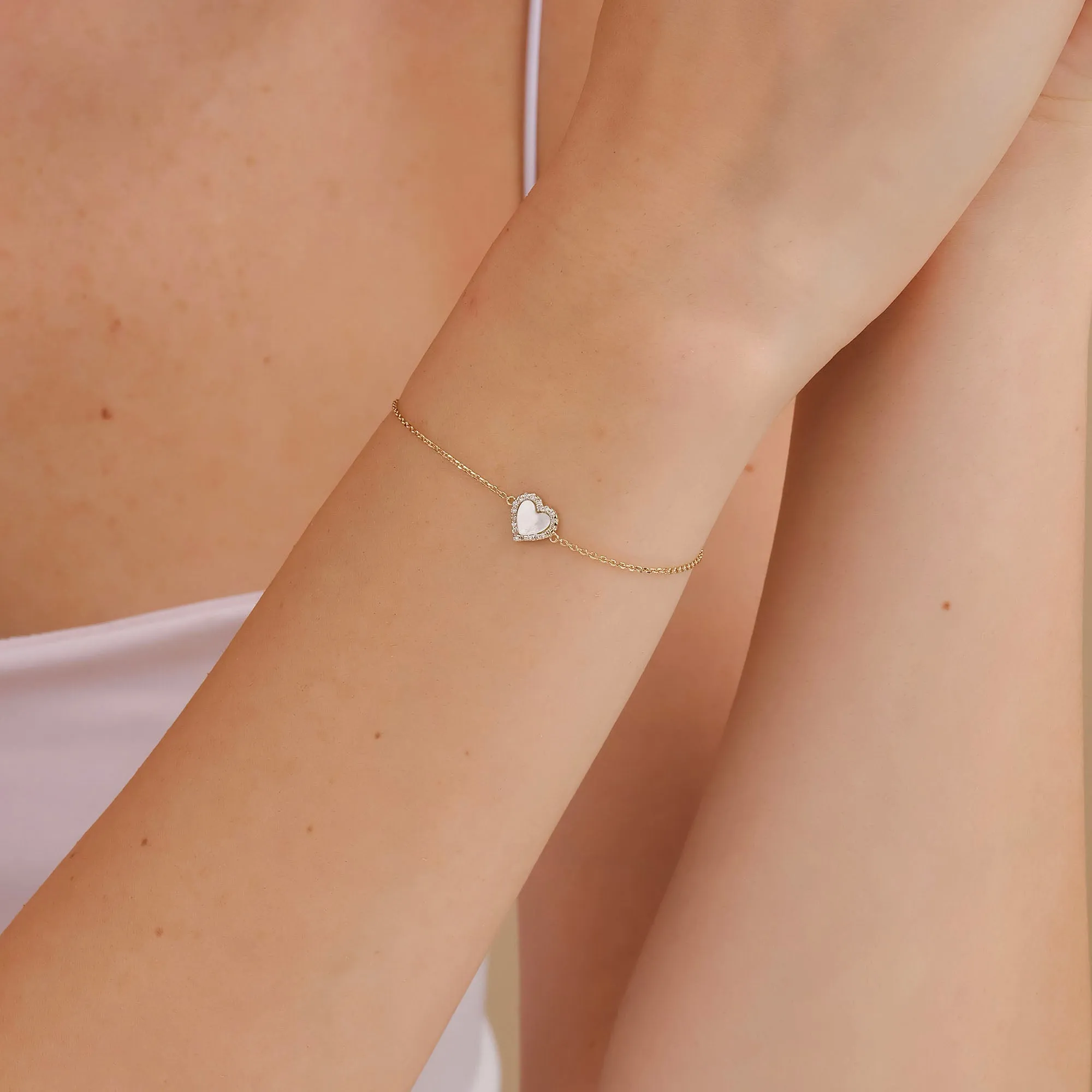 Dainty Pearl Heart Bracelet, Zhuri SARAHELISE