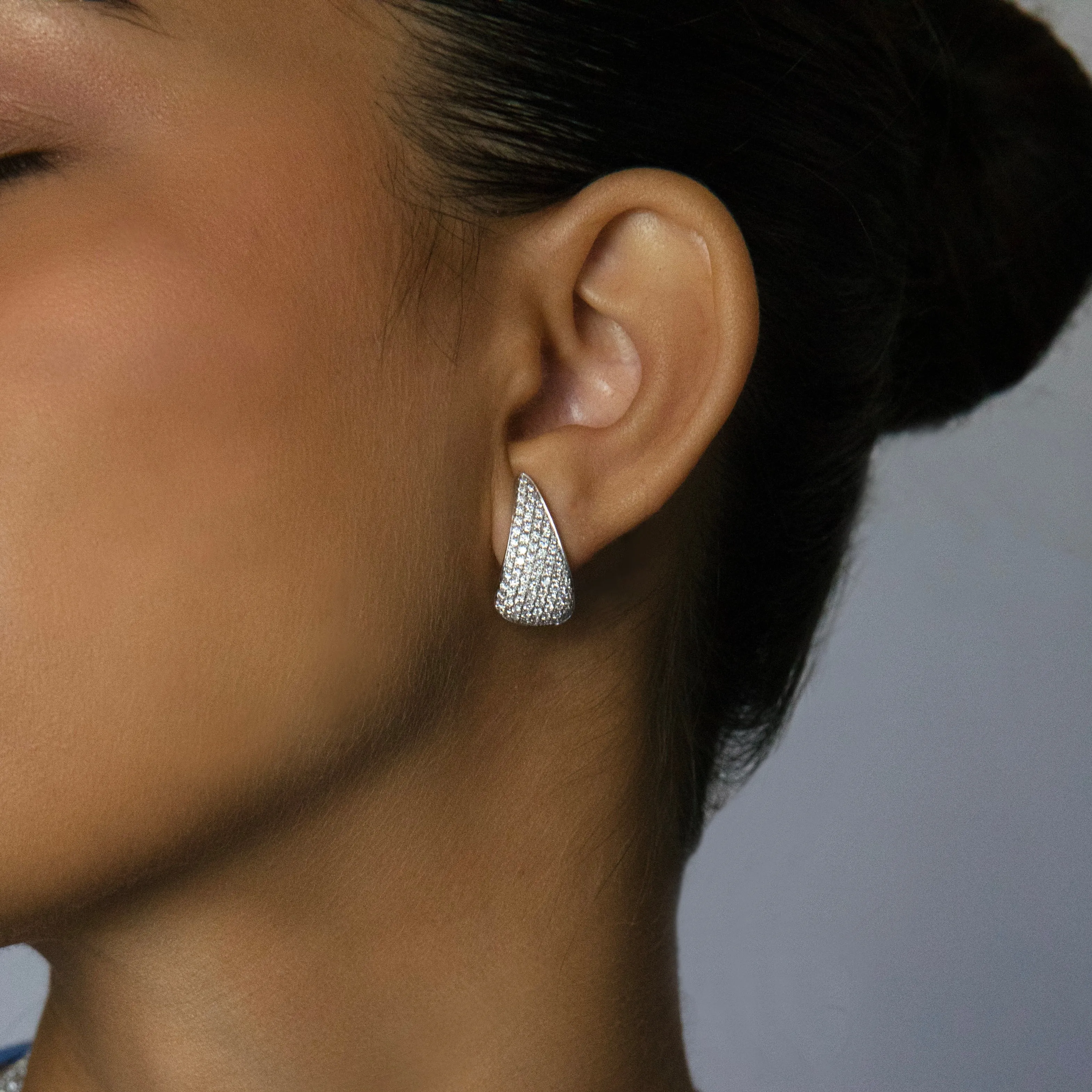 DIAMOND CLAW EARRINGS Anita Ko