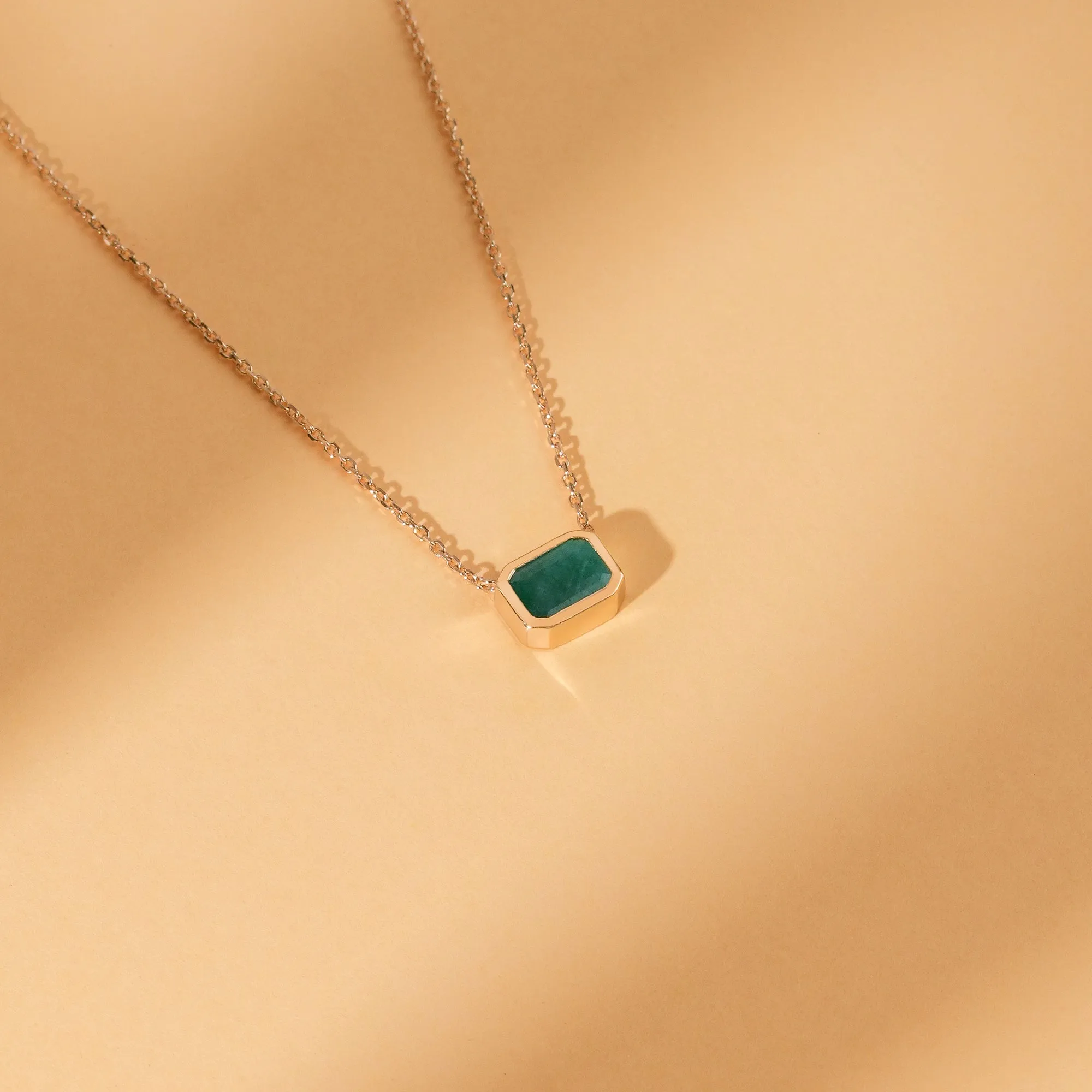Emerald Necklace, Luisa SARAHELISE