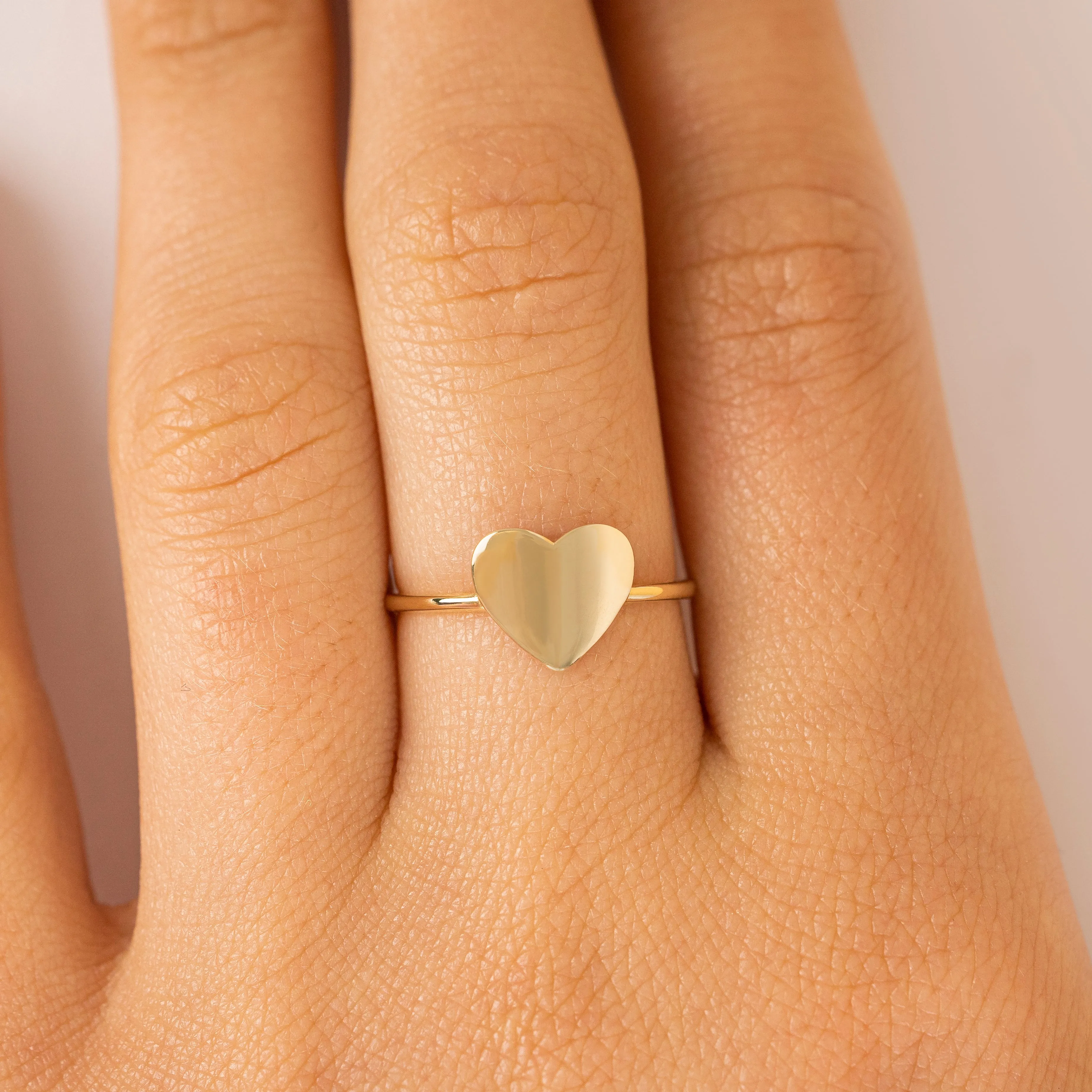 Engravable Heart Ring In Solid Gold, Kate SARAHELISE