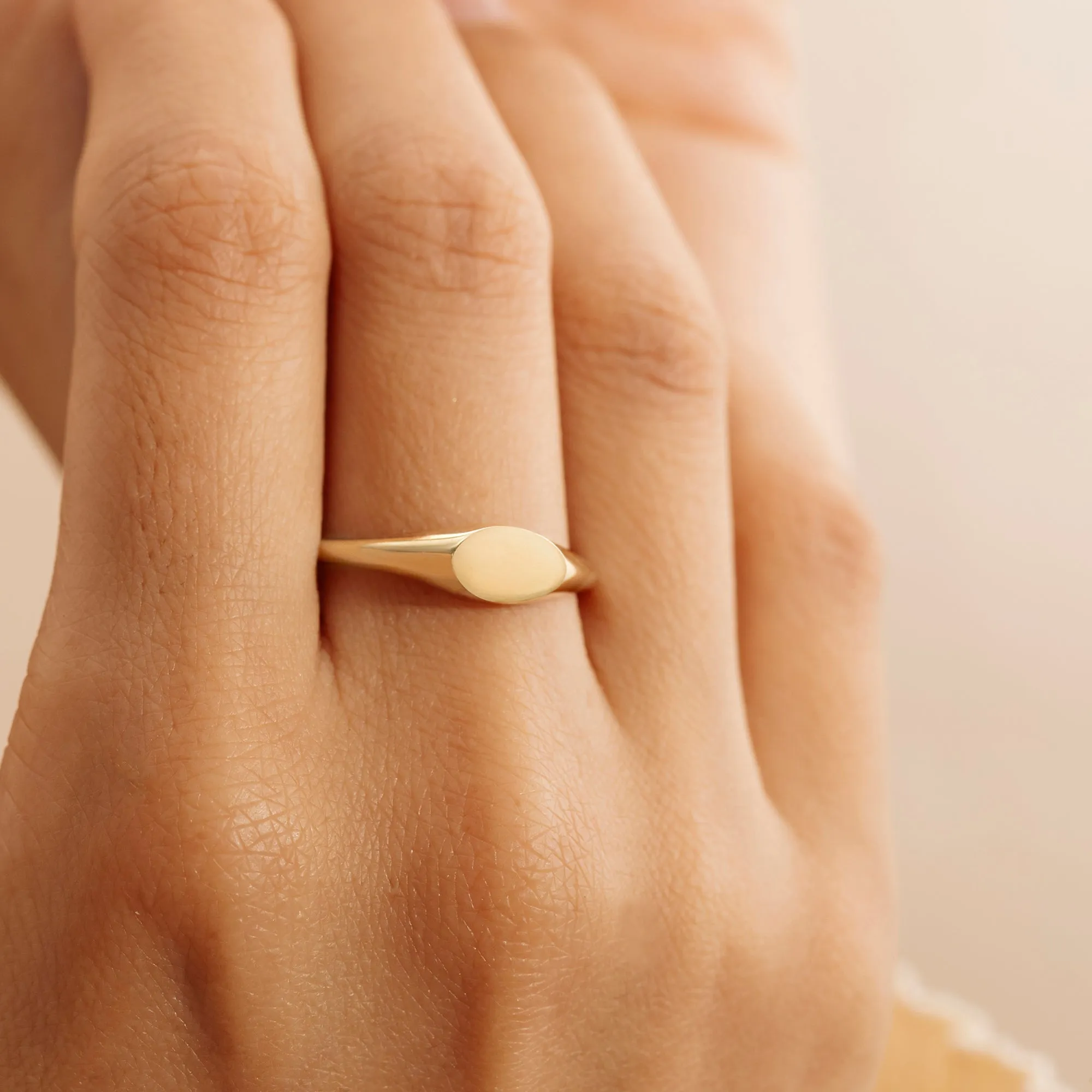 Engravable Oval Signet Ring, Trina SARAHELISE