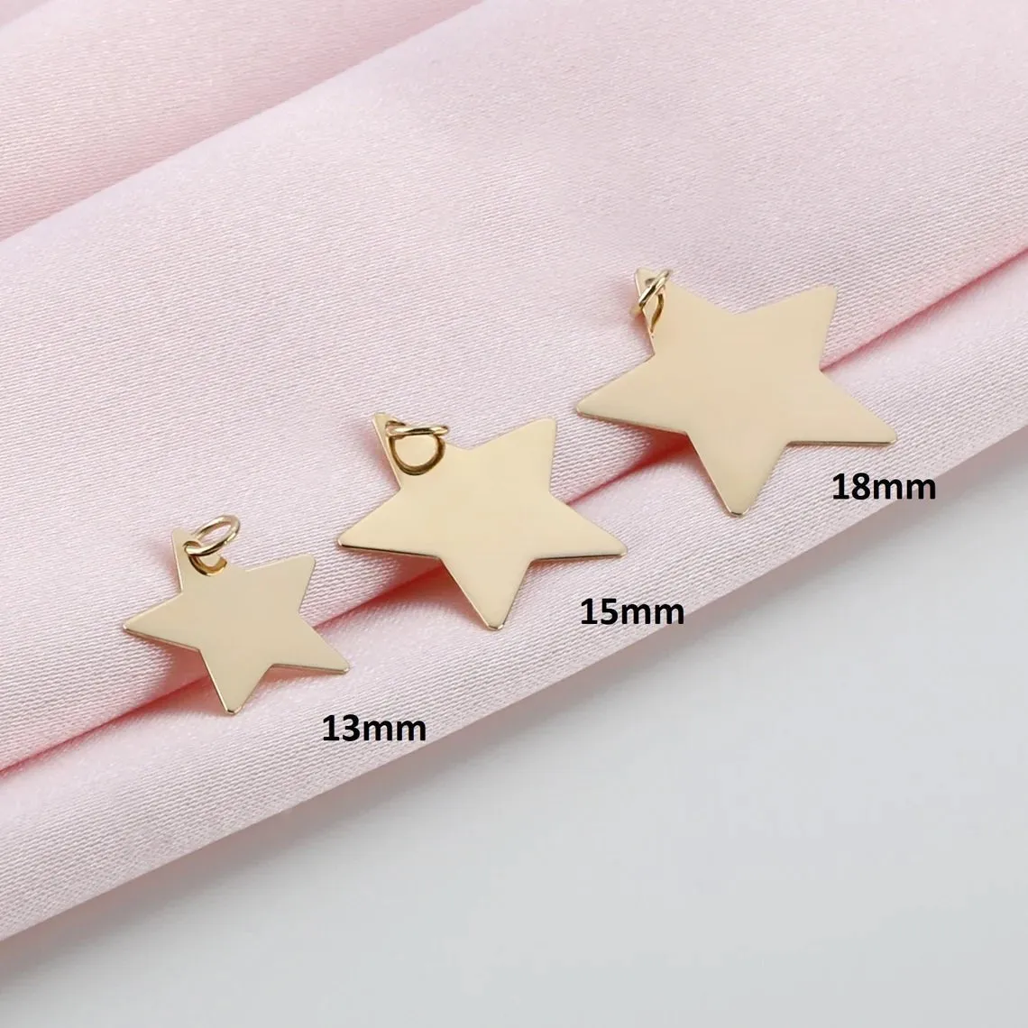 Engravable Star Charm, Stella SARAHELISE