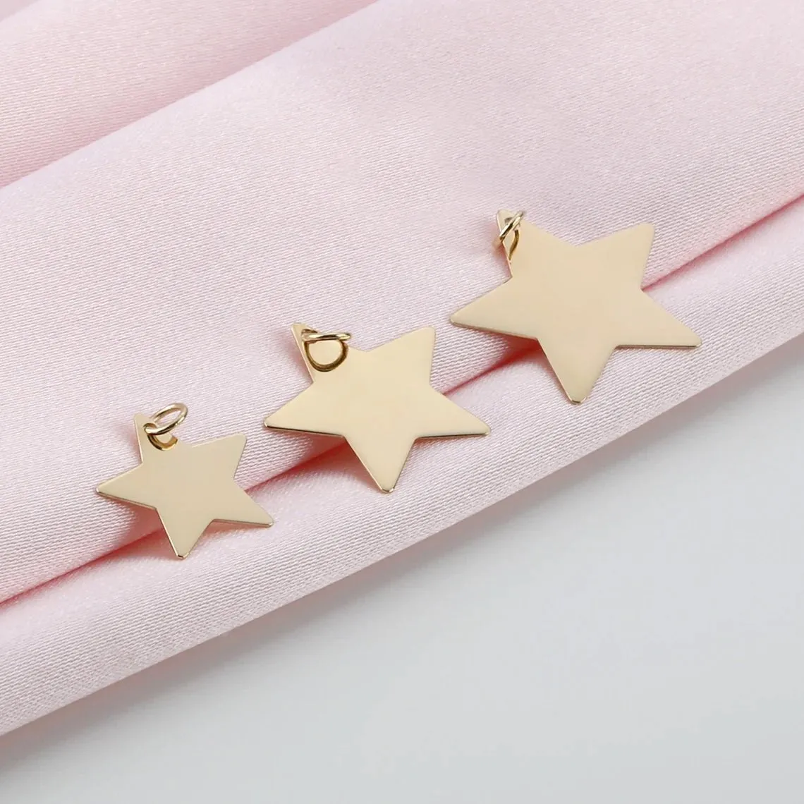 Engravable Star Charm, Stella SARAHELISE