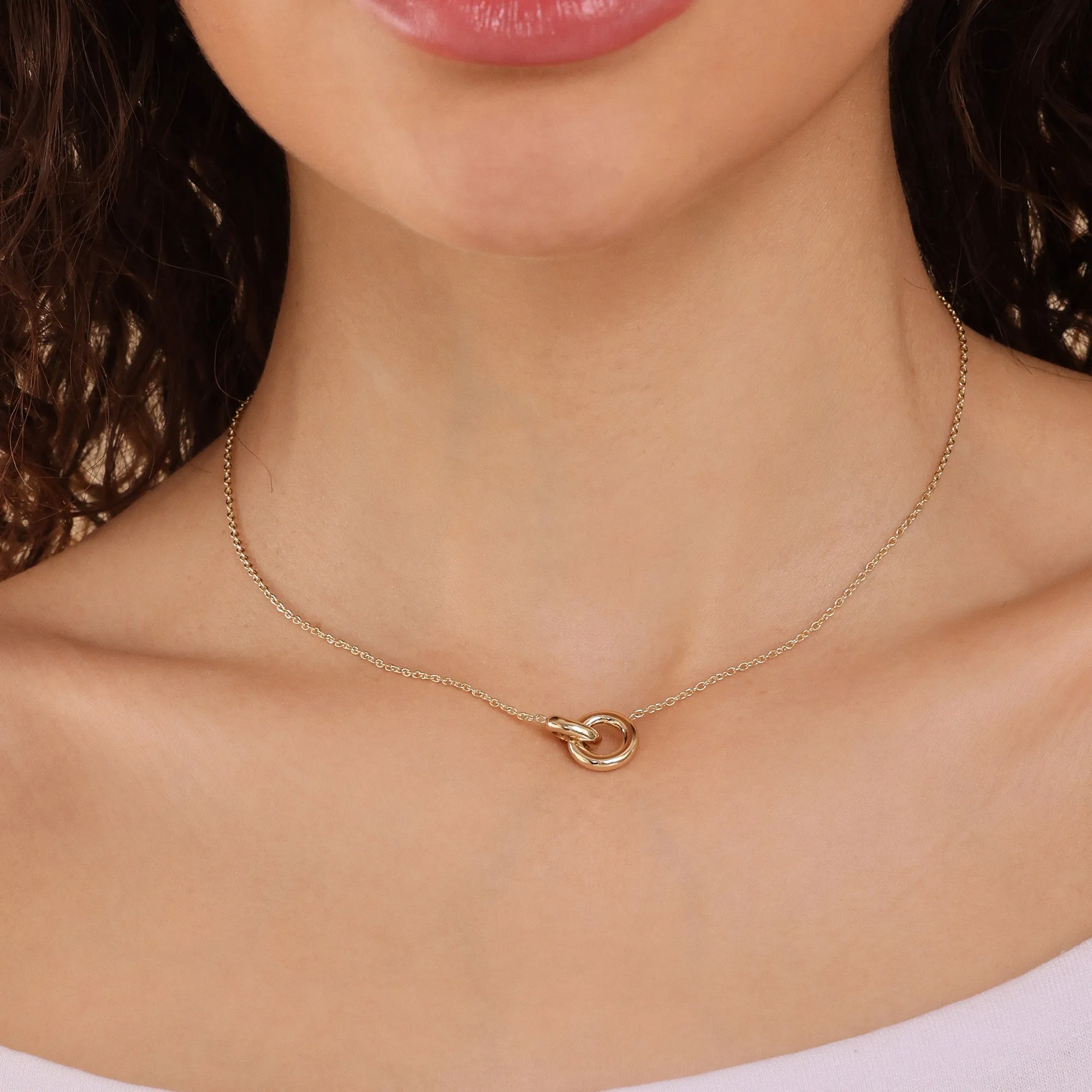 Gold Interlocking Circle Necklace, Eterna SARAHELISE