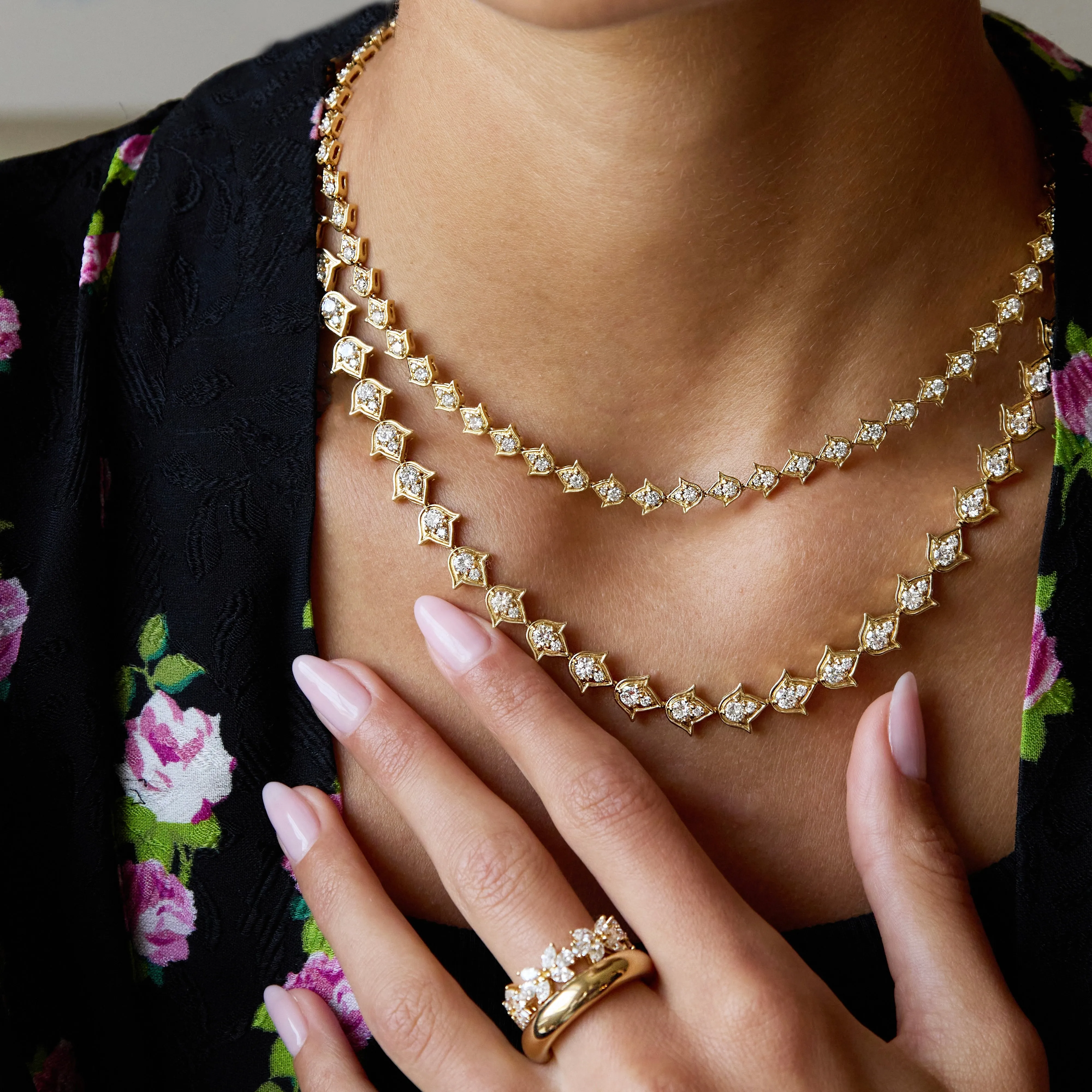 LARGE TULIP DIAMOND CHOKER Anita Ko