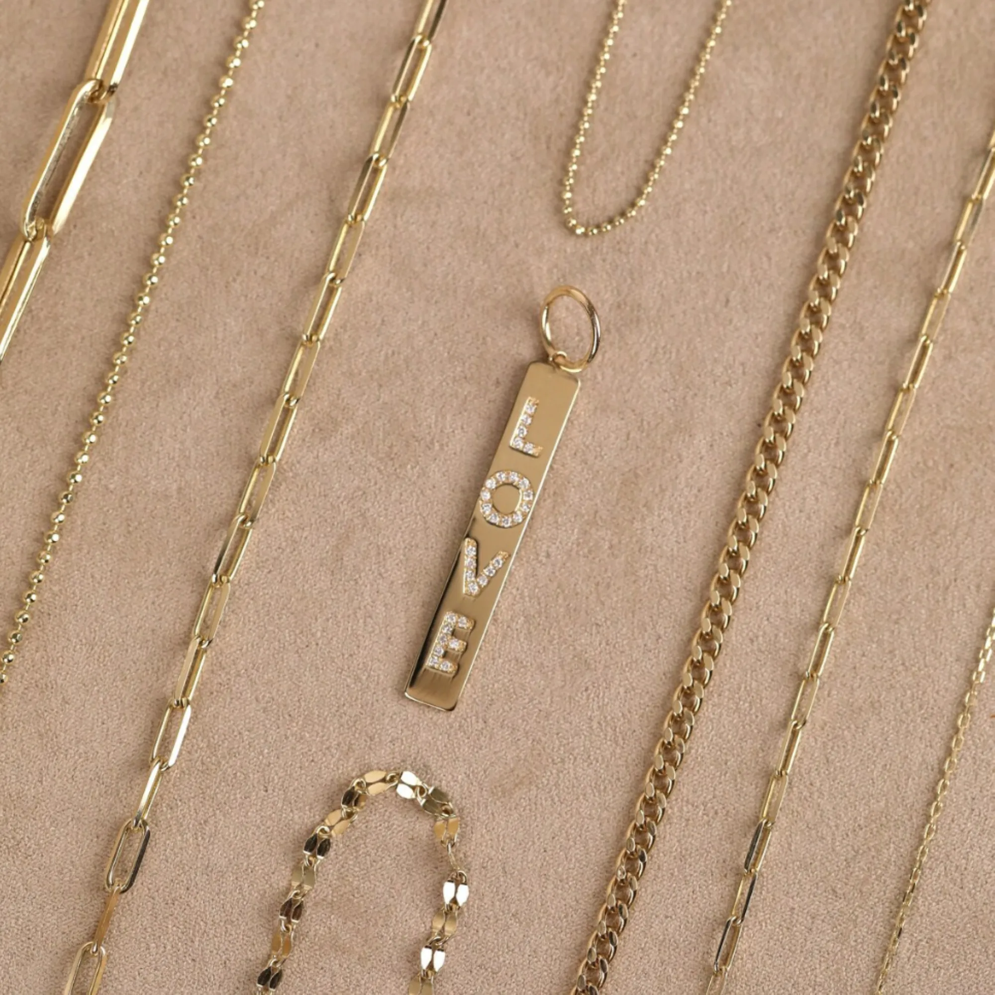 LOVE Diamond Bar Charm, Sierra SARAHELISE