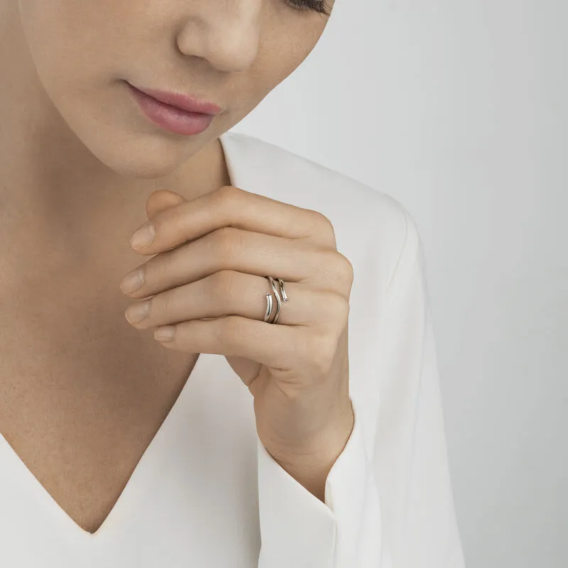 Magic 18K White Gold Ring w. 2 Diamonds