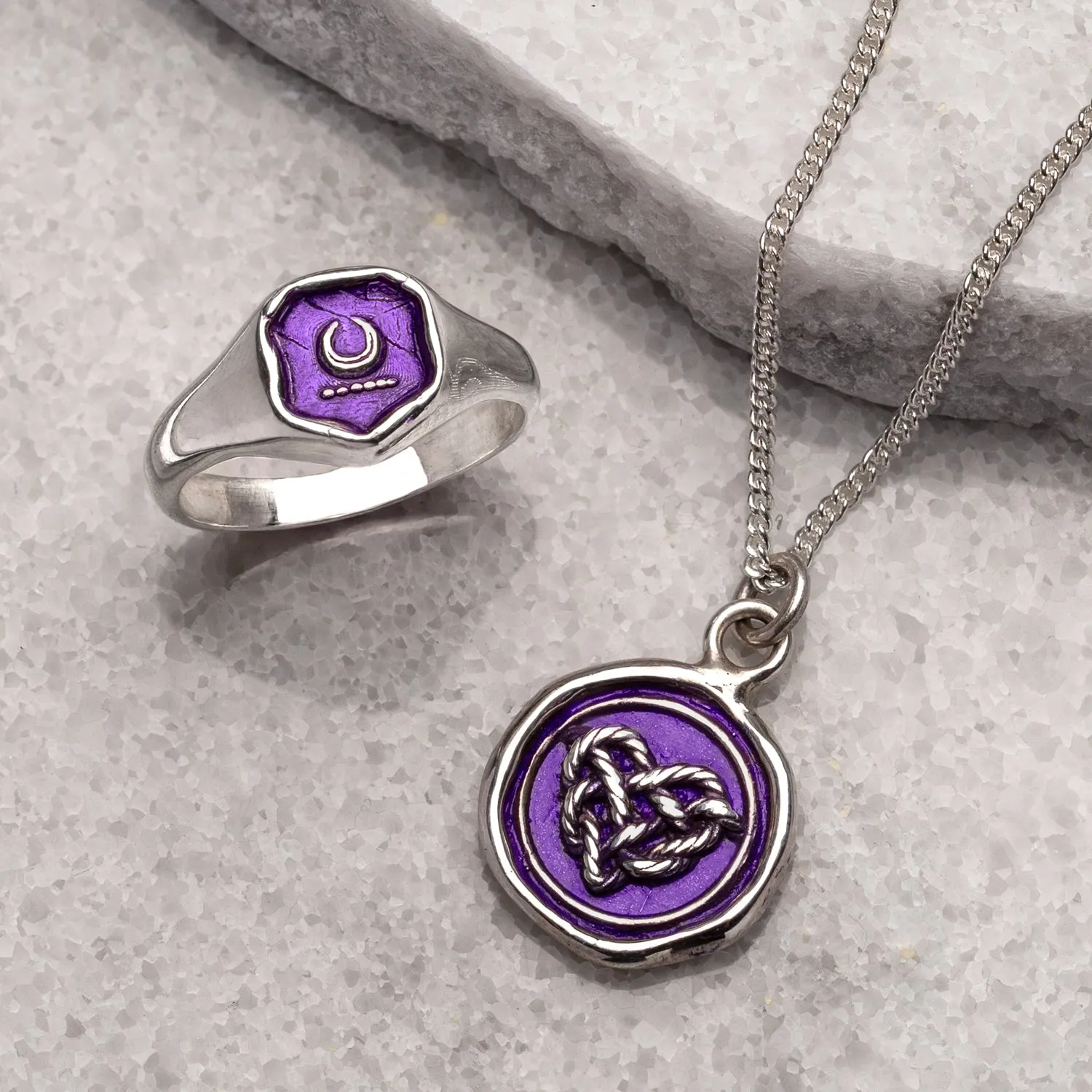 New Beginnings Signet Ring - Mystic Violet