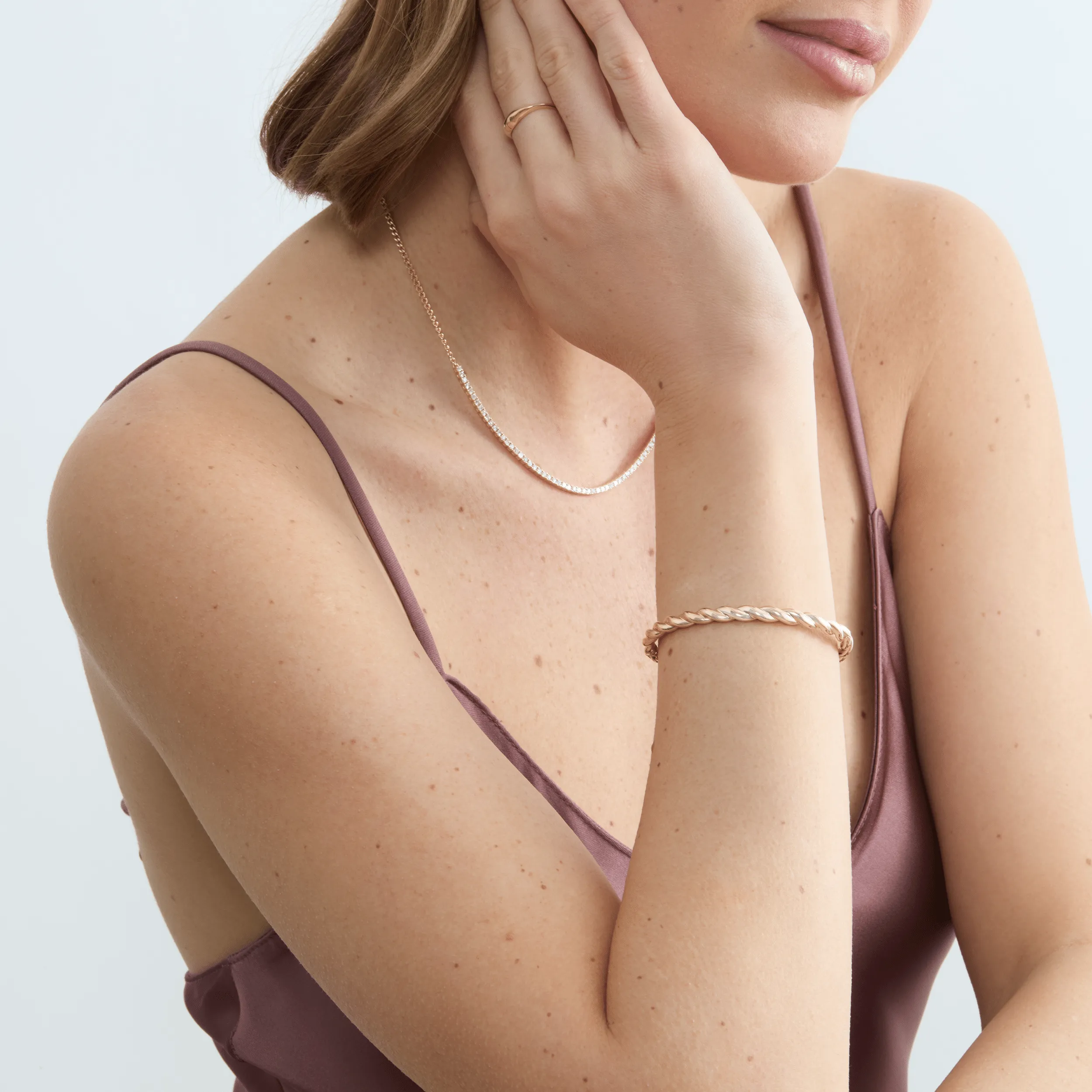 Plain Gold Twisted Bangle, Ailin SARAHELISE