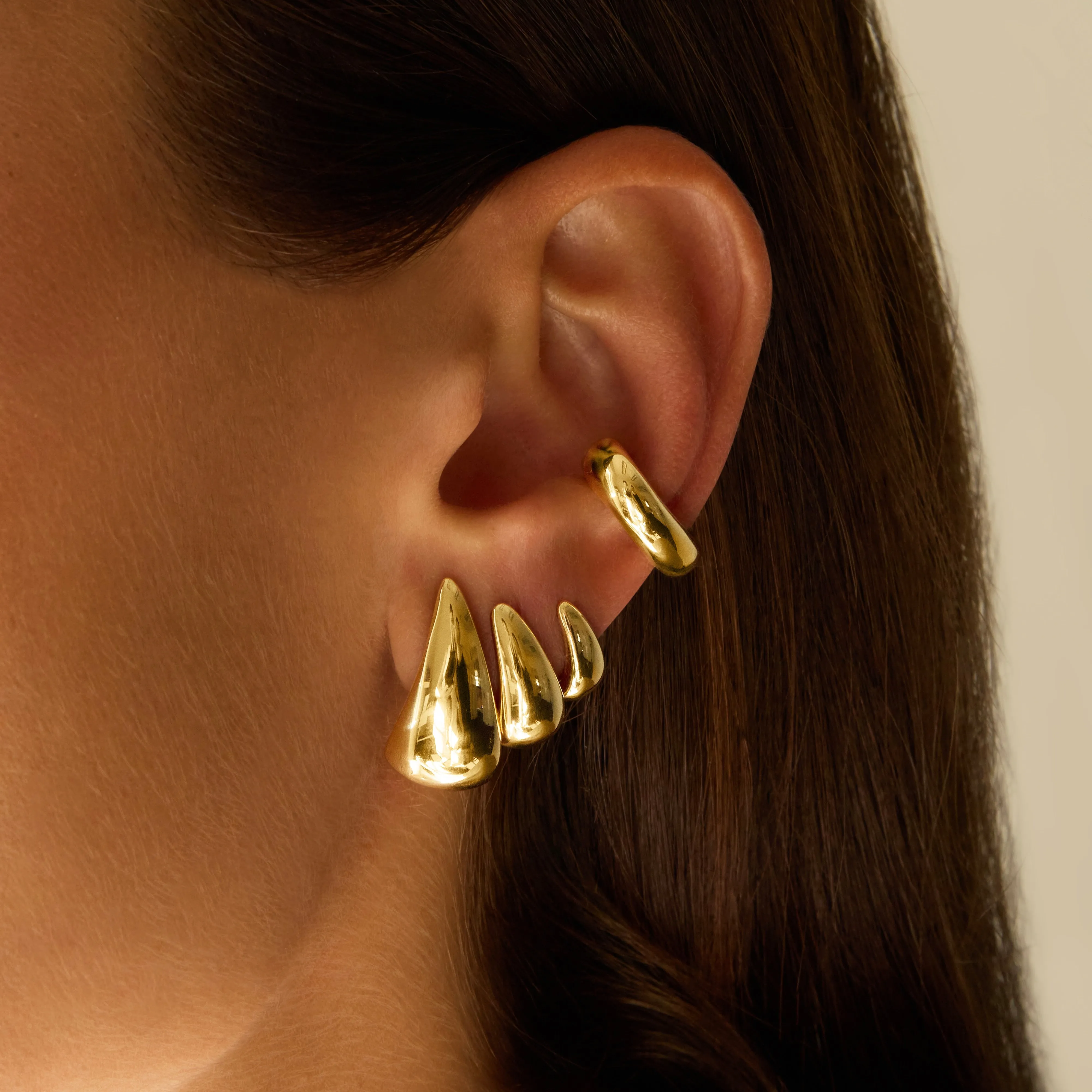 SMALL CLAW EARRINGS Anita Ko