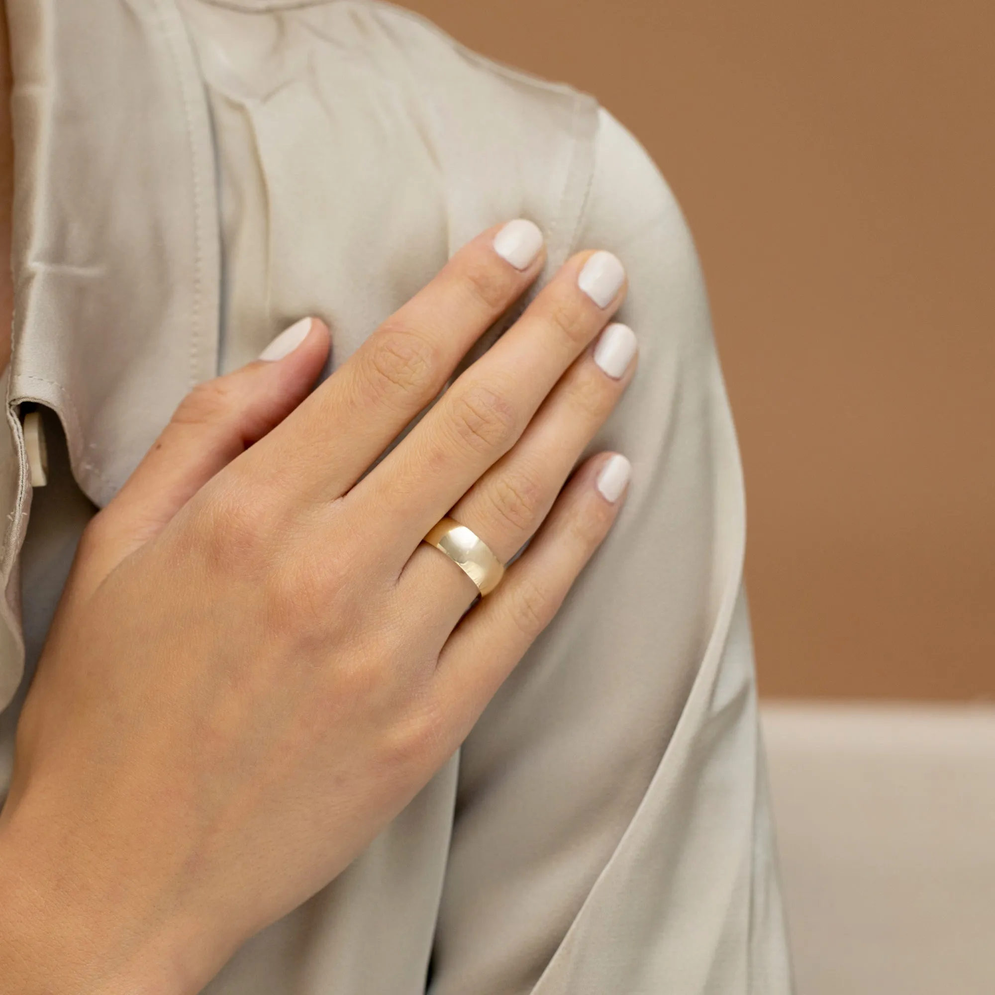 Solid Gold Hollow Wedding Ring, Zoa SARAHELISE