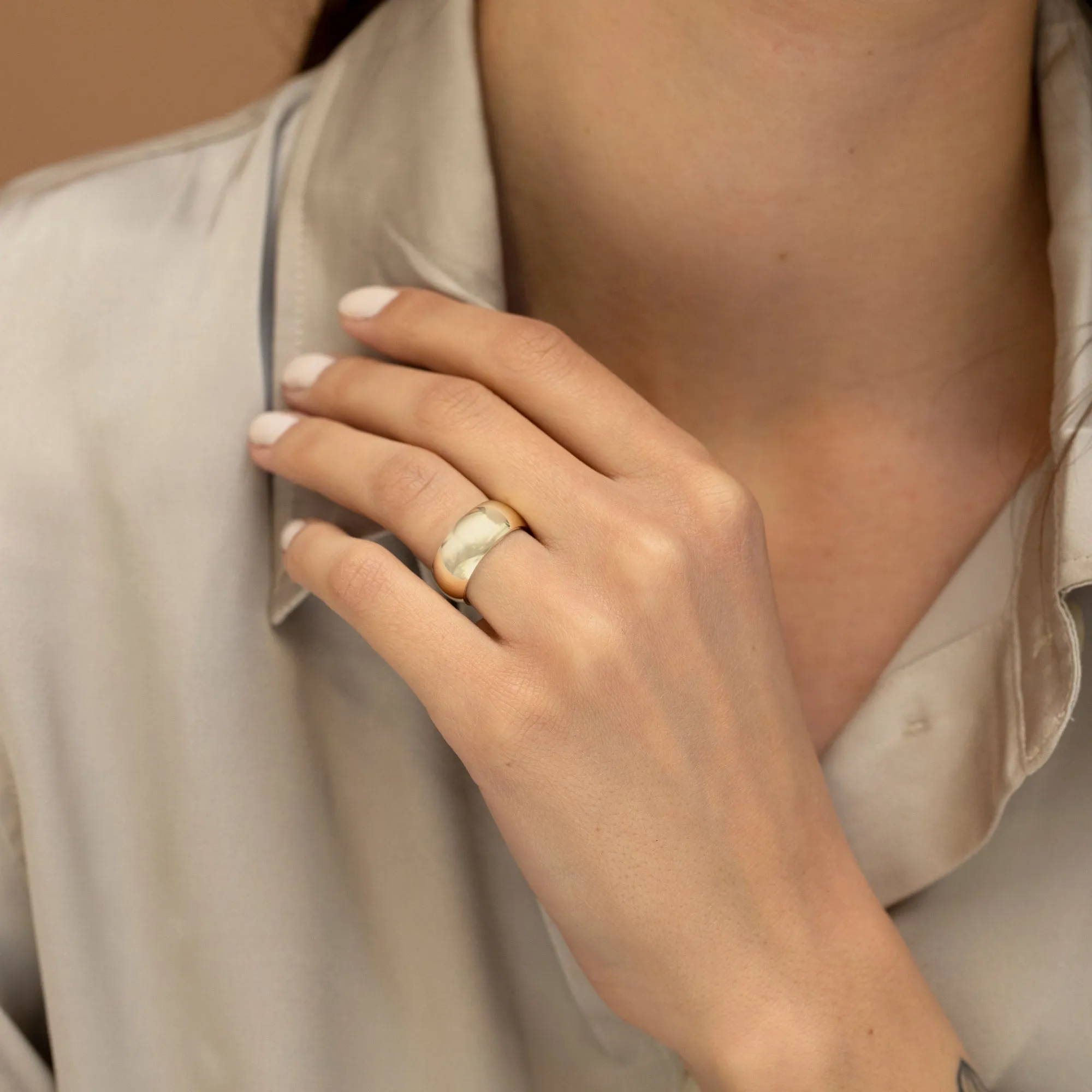 Solid Gold Hollow Wedding Ring, Zoa SARAHELISE