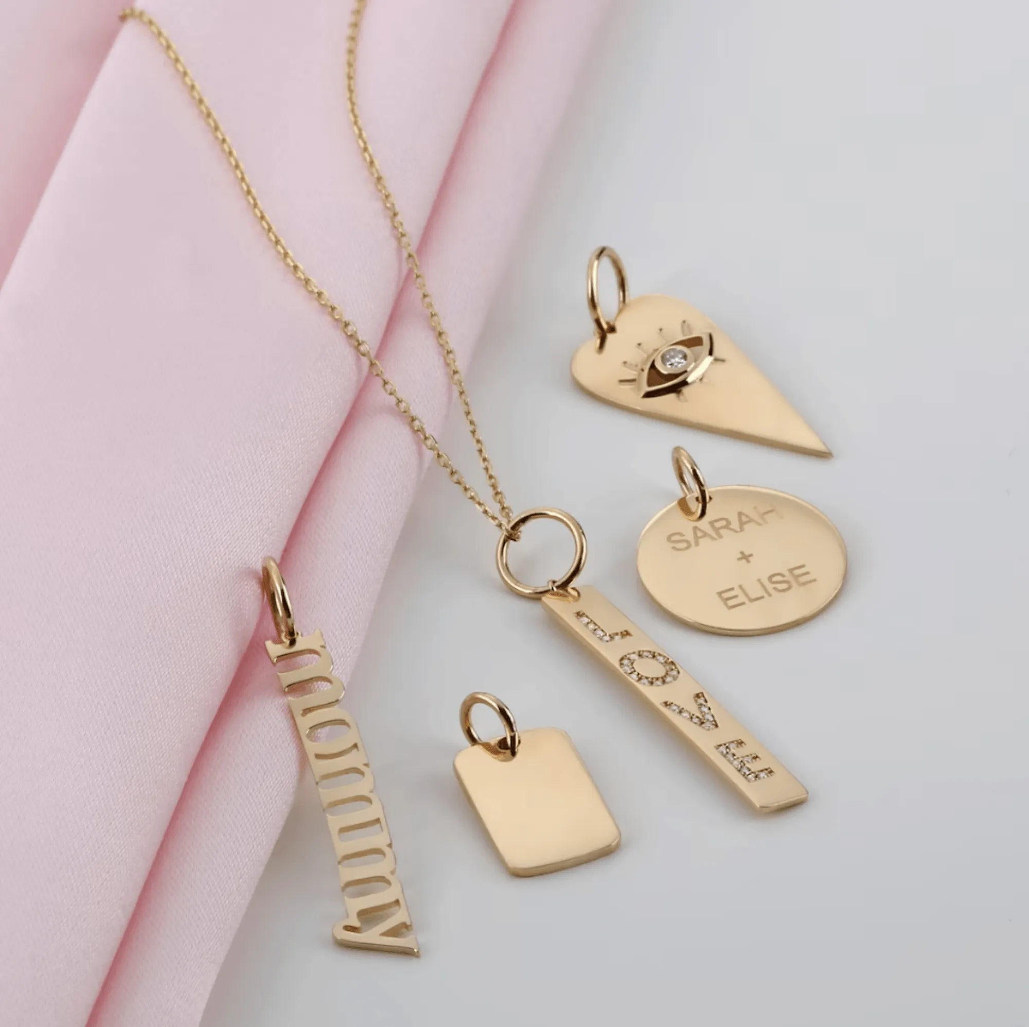 Vertical Custom Name Pendant, Chloe SARAHELISE