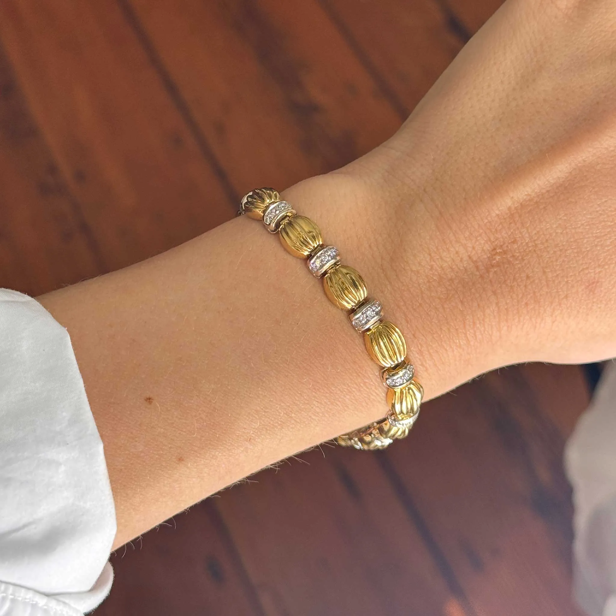 Vintage 1.62ctw Diamond 18K Gold Ribbed Bracelet